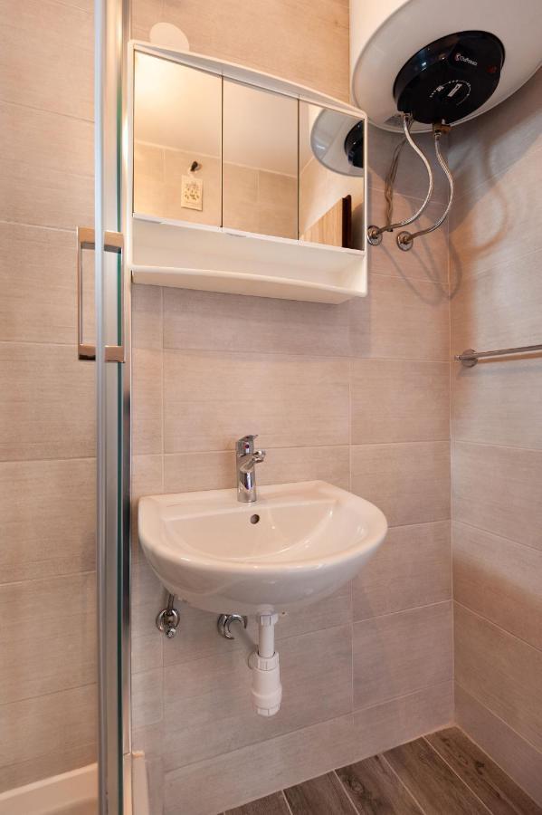 Apartments Lile Brela Εξωτερικό φωτογραφία